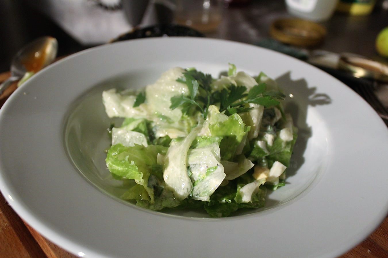 Eisbergsalat mit Joghurtdressing und Eiern – glatzkoch.de