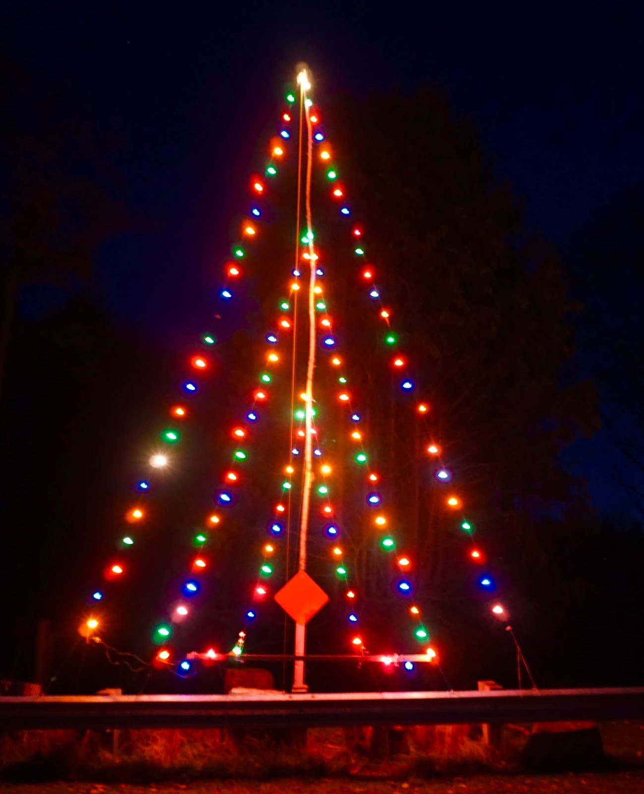 Shoreline Area News: Christmas Lights: Beacon at the end of the street