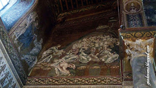 Mosaicos bizantinos na nave central do Duomo de Monreale