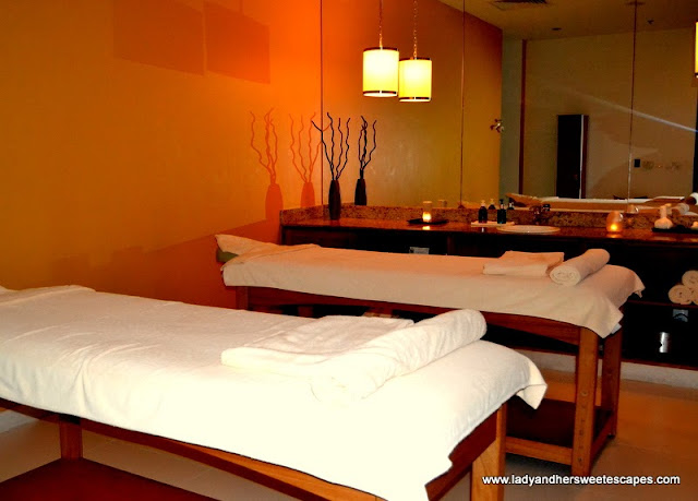 Massage Room for couples at The Cove Rotana