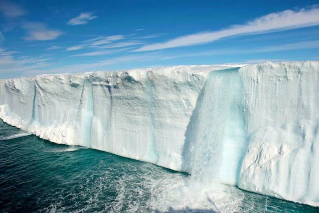 Glacier Fall, Keindahan Dunia Beku di Norwegia Glacier Fall, Keindahan Dunia Beku di Norwegia
