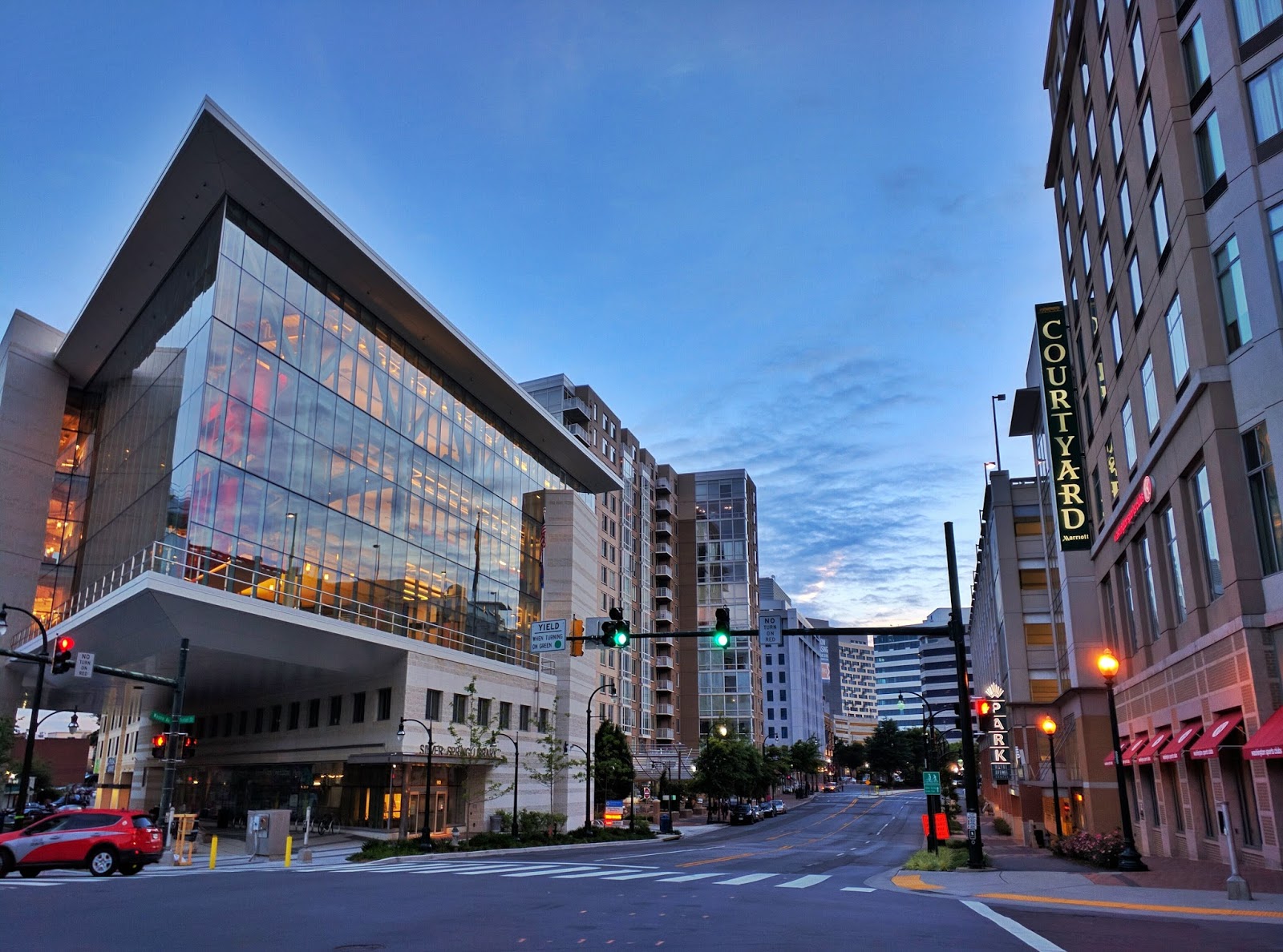 Silver 4Runner Apartments In Downtown Silver Spring