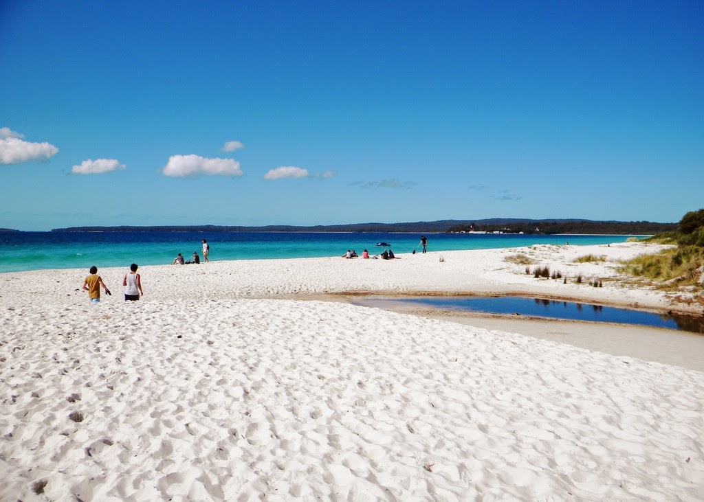Где есть пляжи с белым песком