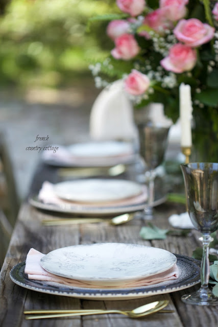 Vintage inspired black & white table