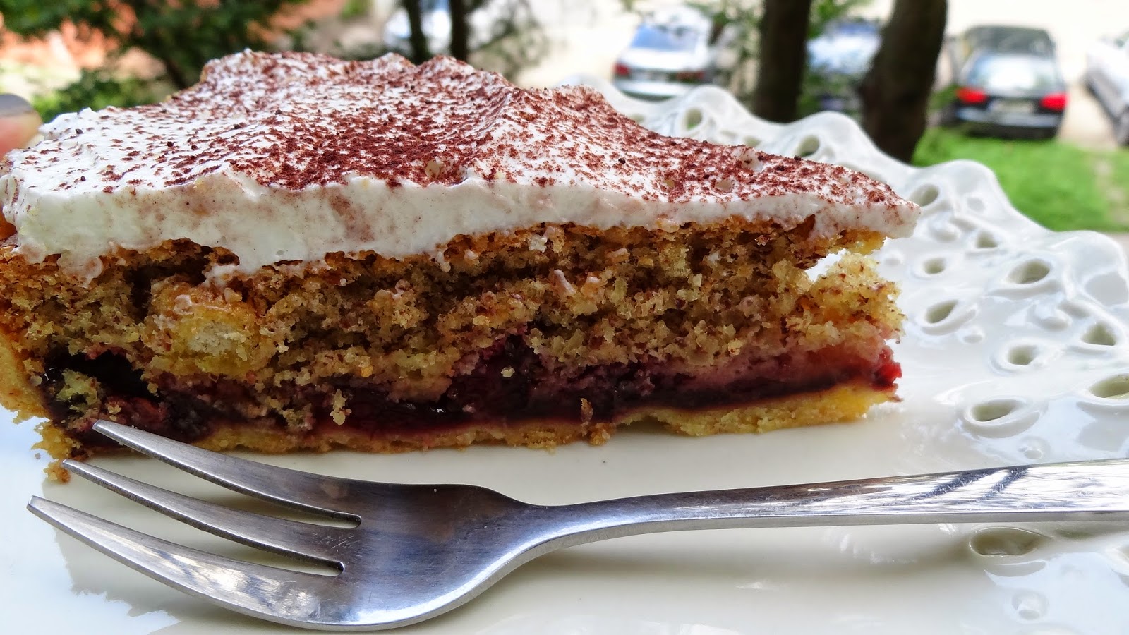 Tarta cu prune si migdale