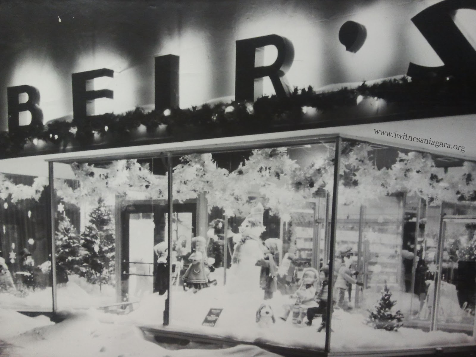 iWitnessNiagara: Beir's on Falls Street