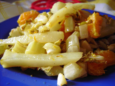 Patata y hojas de coliflor asadas a la mandarina