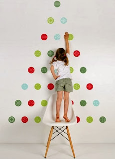 DIY Originales Árboles de Navidad Pegados en la Pared by artesydisenos.blogspot.com