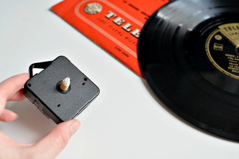 diy vinyl record wall clock — Caroline Burke Burkatron