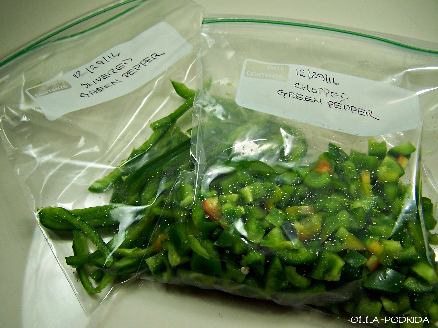 OllaPodrida Preparing Green Pepper for the Freezer
