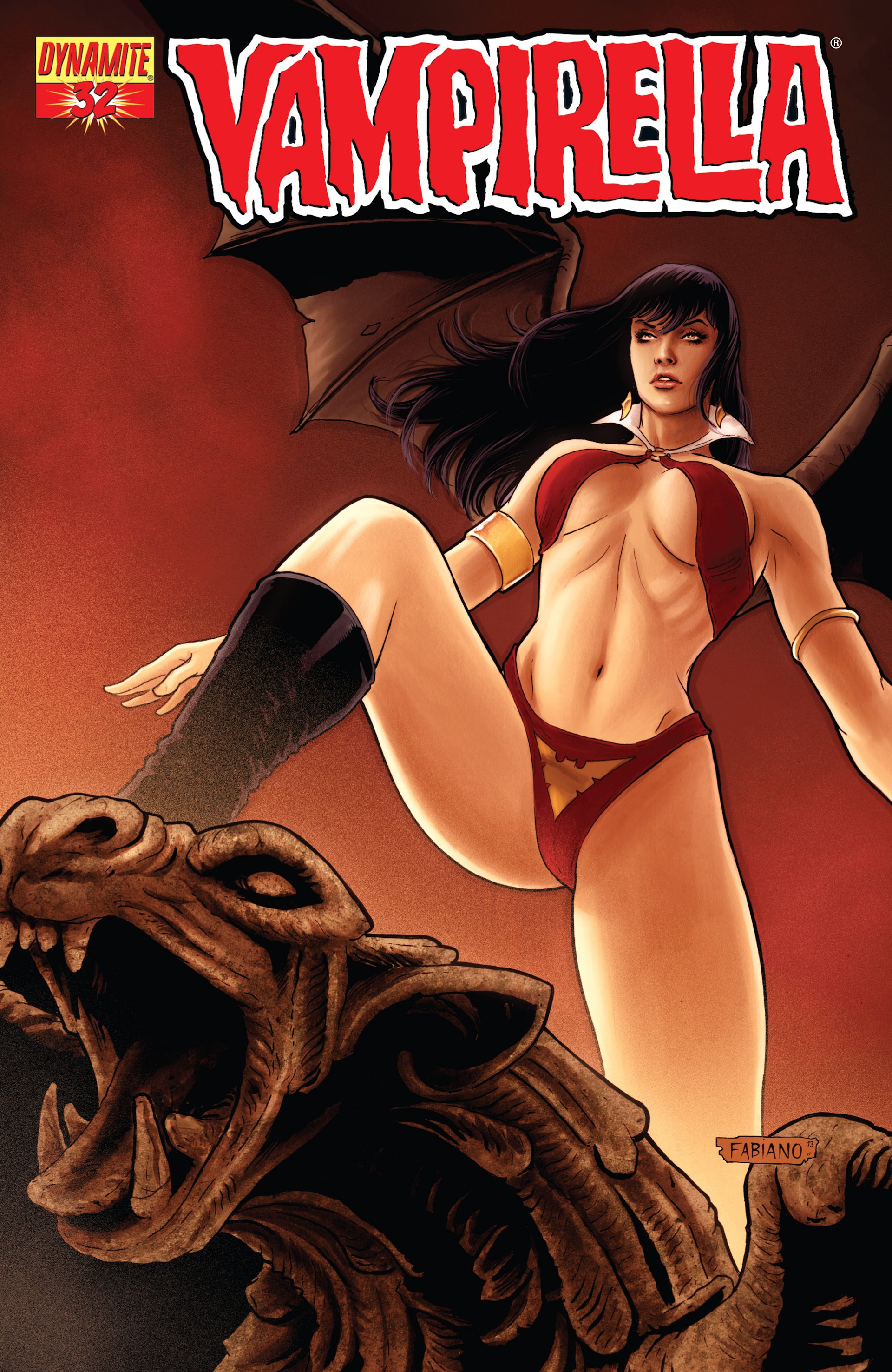 Read online Vampirella (2010) comic -  Issue #32 - 1