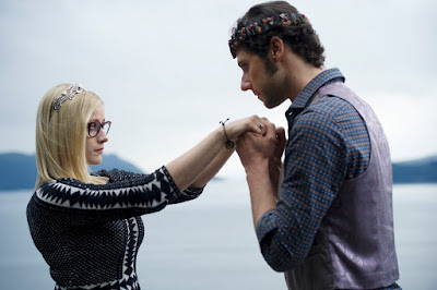 Olivia Taylor Dudley and Hale Appleman in The Magicians Season 2 (15)