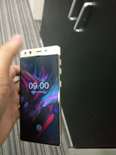 هاتف Doogee Mix 4 أول هاتف في العالم بكاميرا سلفي منزلقة و شاشة جديدة