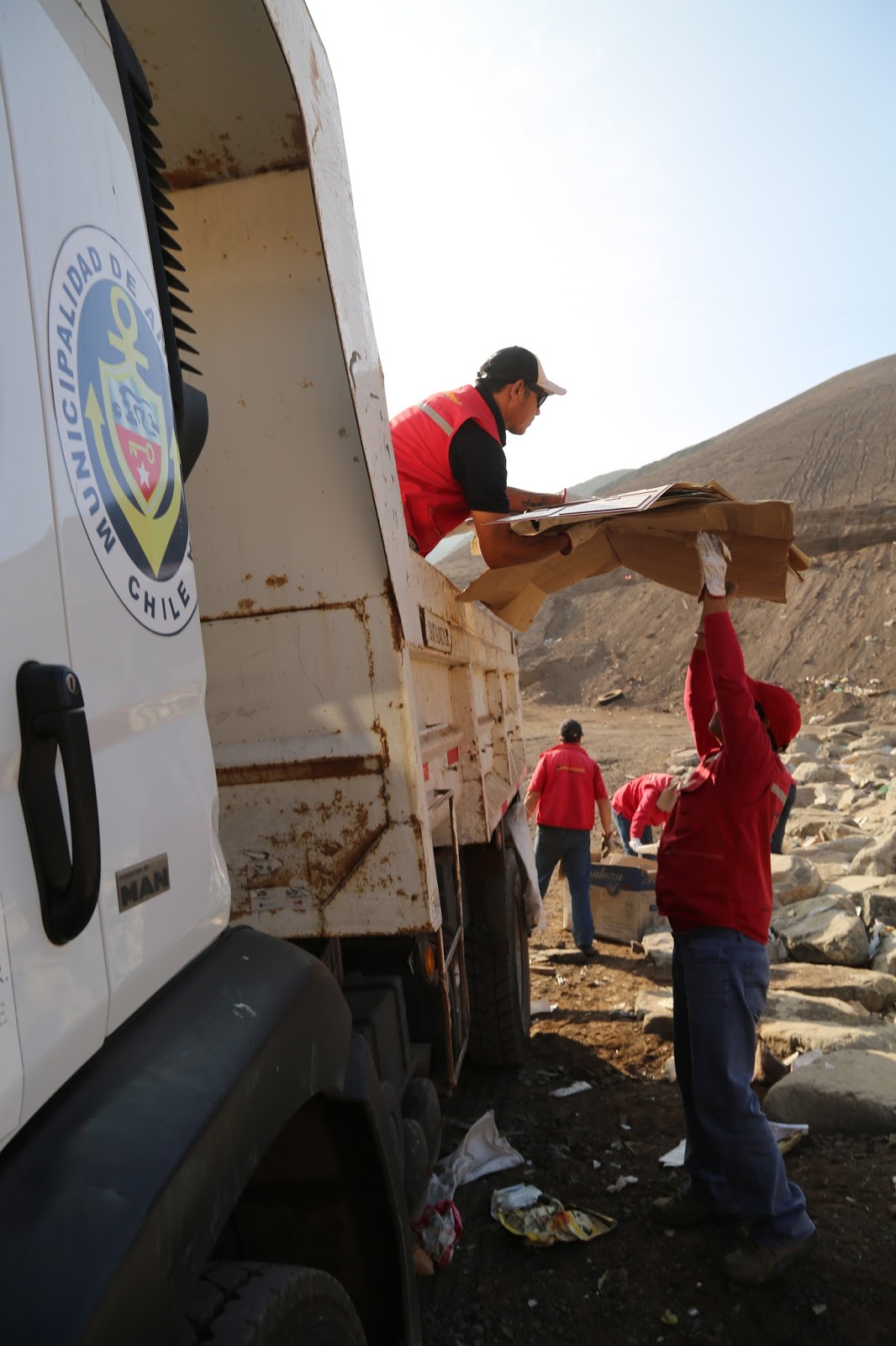 ANTOFAGASTA Y SUS PROBLEMAS Municipio retiró 300 toneladas de