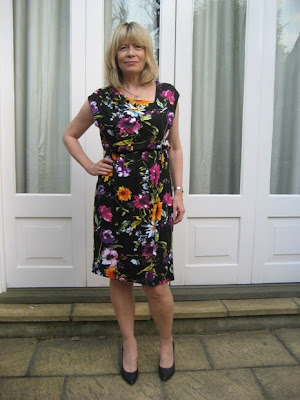 Eugenia's (fabulous) world of fashion: Does this dress look odd?