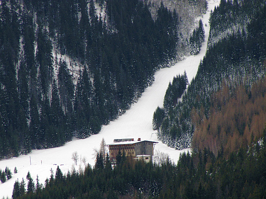 Hotel górski PTTK na Polanie Kalatówki.