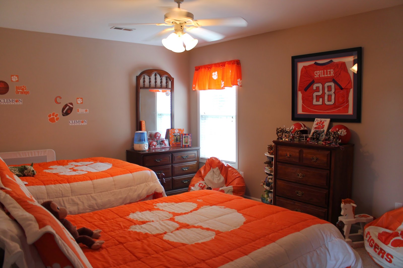 Home Tour Tuesday Our Clemson Room The Things I'm Learning