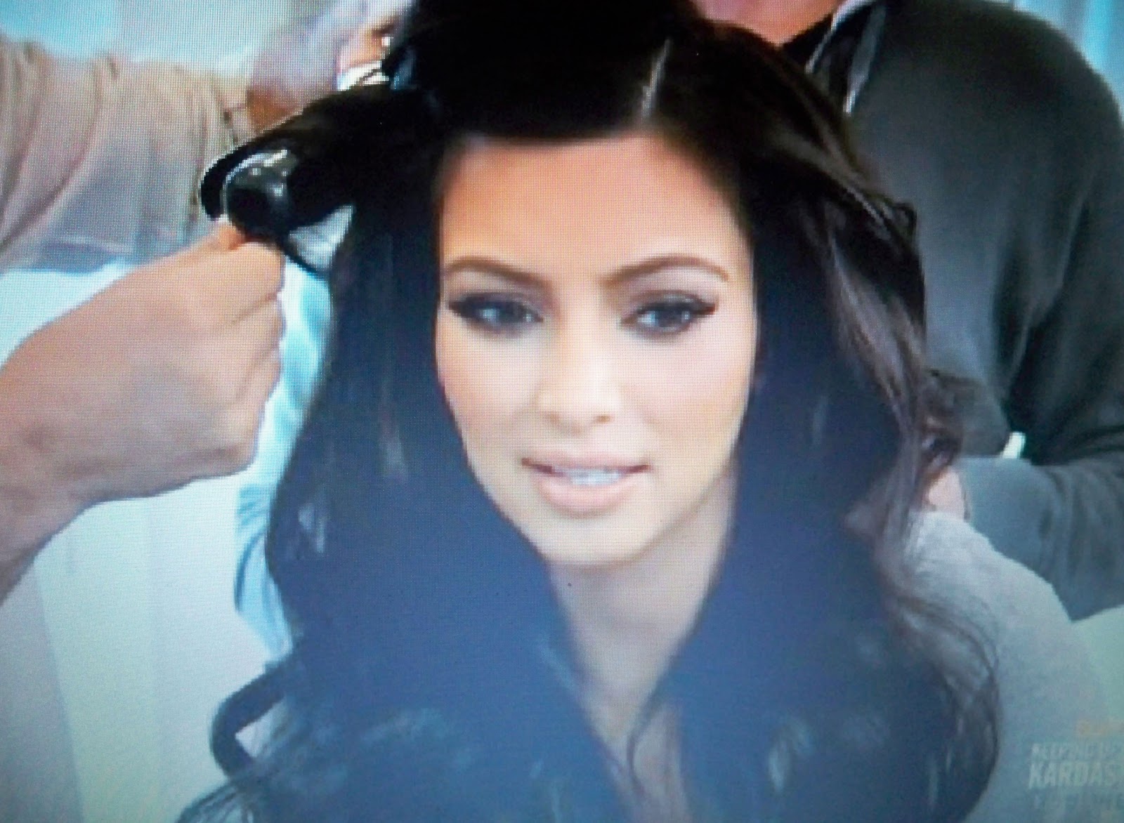 how to curl hair like kim kardashian with flat iron