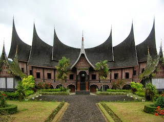 Rumah Adat Provinsi Sumatera Barat