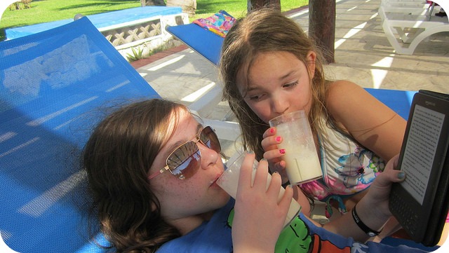 Kids drinking smoothies