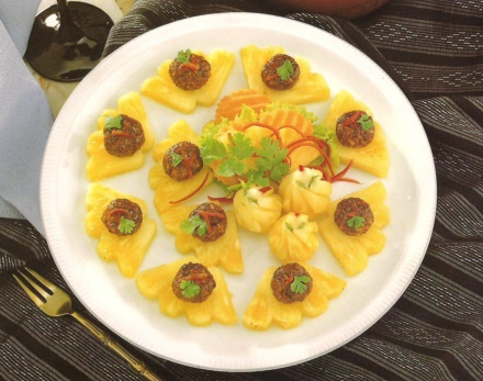 Easy snacks for parties -Pineapple canape' (Ma Hor)