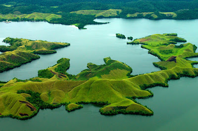 10 Destinasi Wisata Popular di Pulau Papua