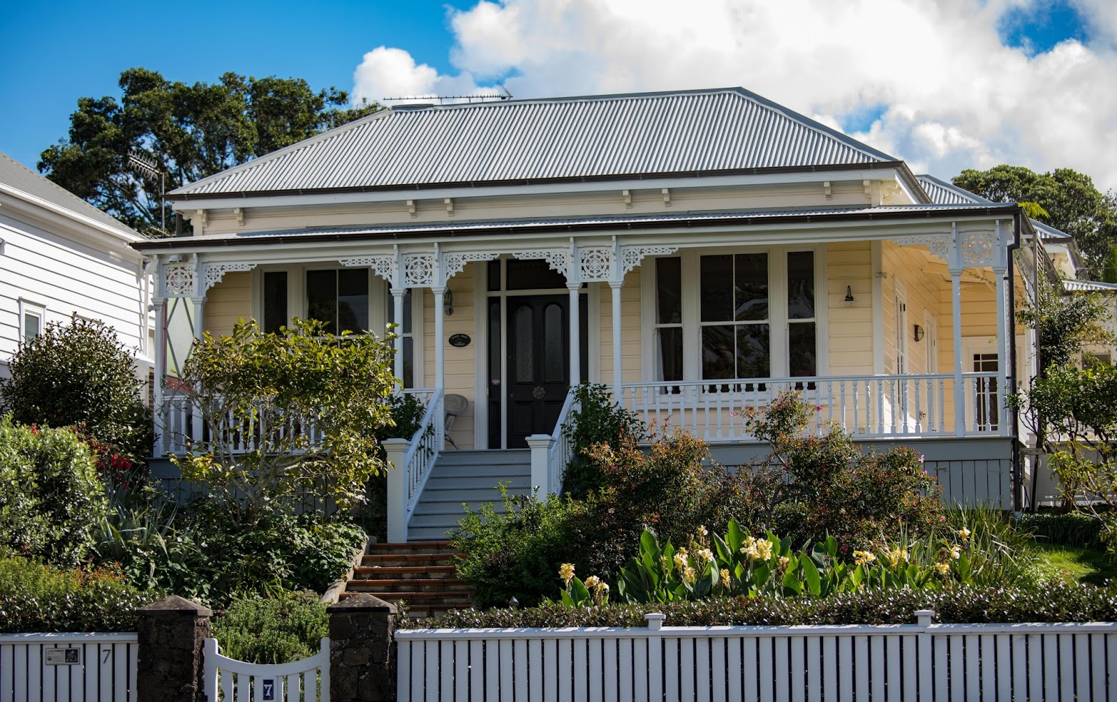 A Kiwi at the camera Older homes of Devonport