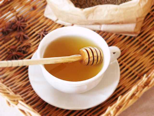 Tisane à l'anis et à la badiane. Tisane à l'anis et à la badiane.