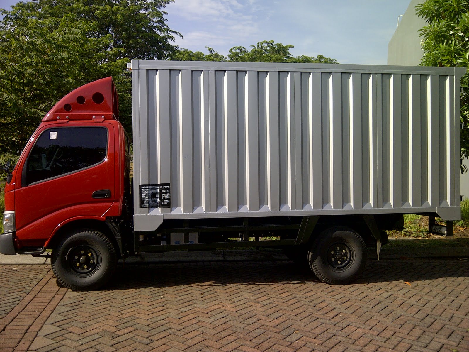 Sewa Mobil Truk