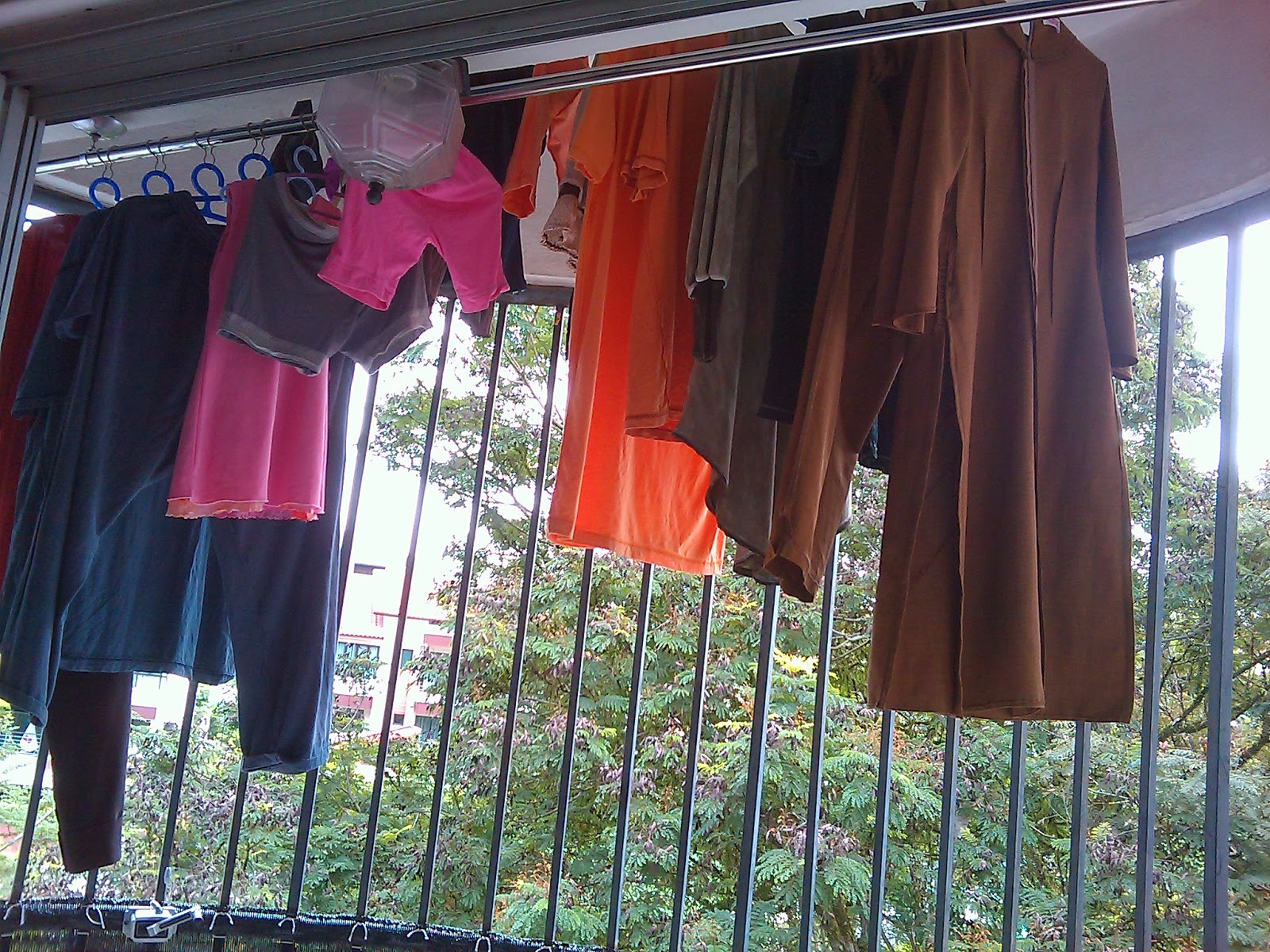 Contoh Gambar Pakaian Yang Disidai Di Ampaian - PhoenixkruwDawson