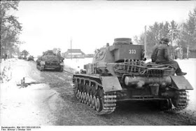 Panzer IVs in Russia, 30 October 1941 worldwartwo.filminspector.com