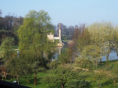 Grenzerfahrungen Zwischen Schweizerhausern Und Berliner Mauer