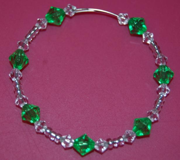 Naturally Me Creations: Beaded Xmas Tree Loops
