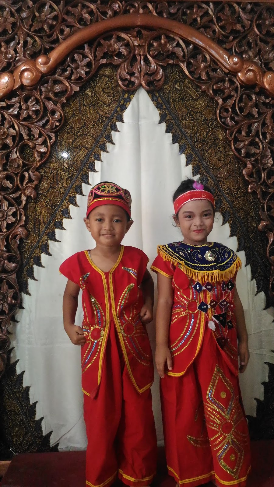 Sewa Pakaian Adat Kalimantan Timur | Griya Paes Dan Busana Intan