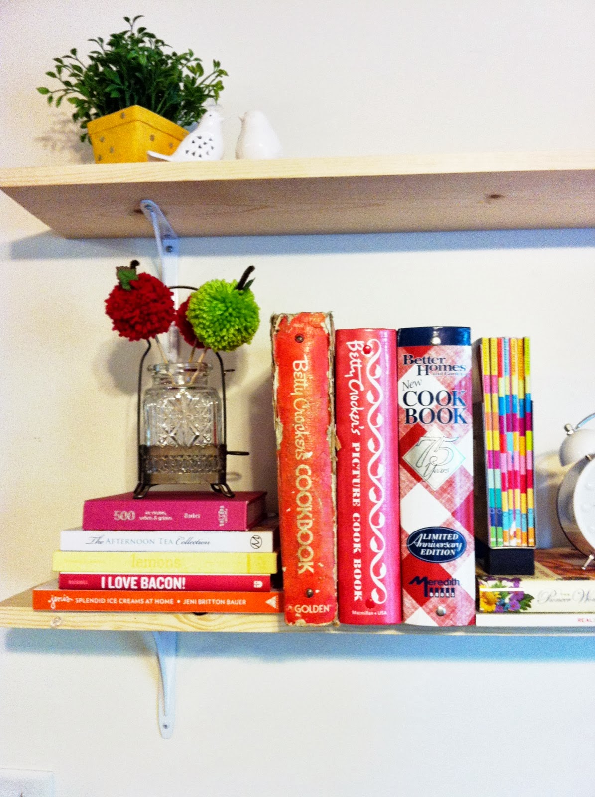 hunny and plum DIY easy display shelves