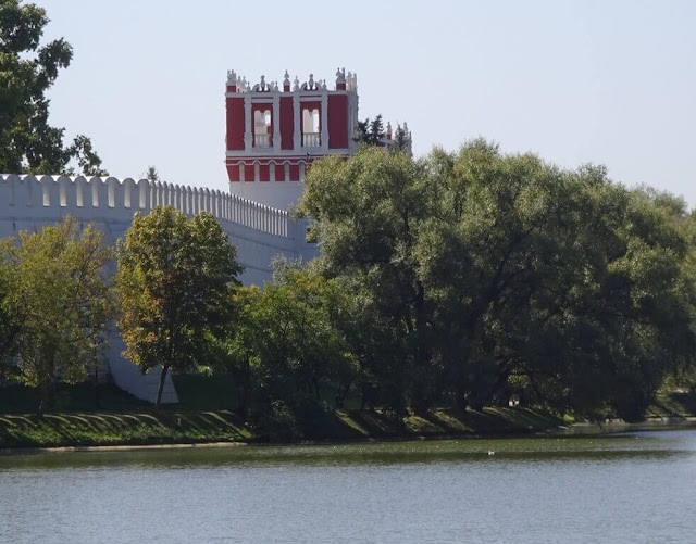 "Lago dos cisnes" no Parque Novodevichy - Moscovo