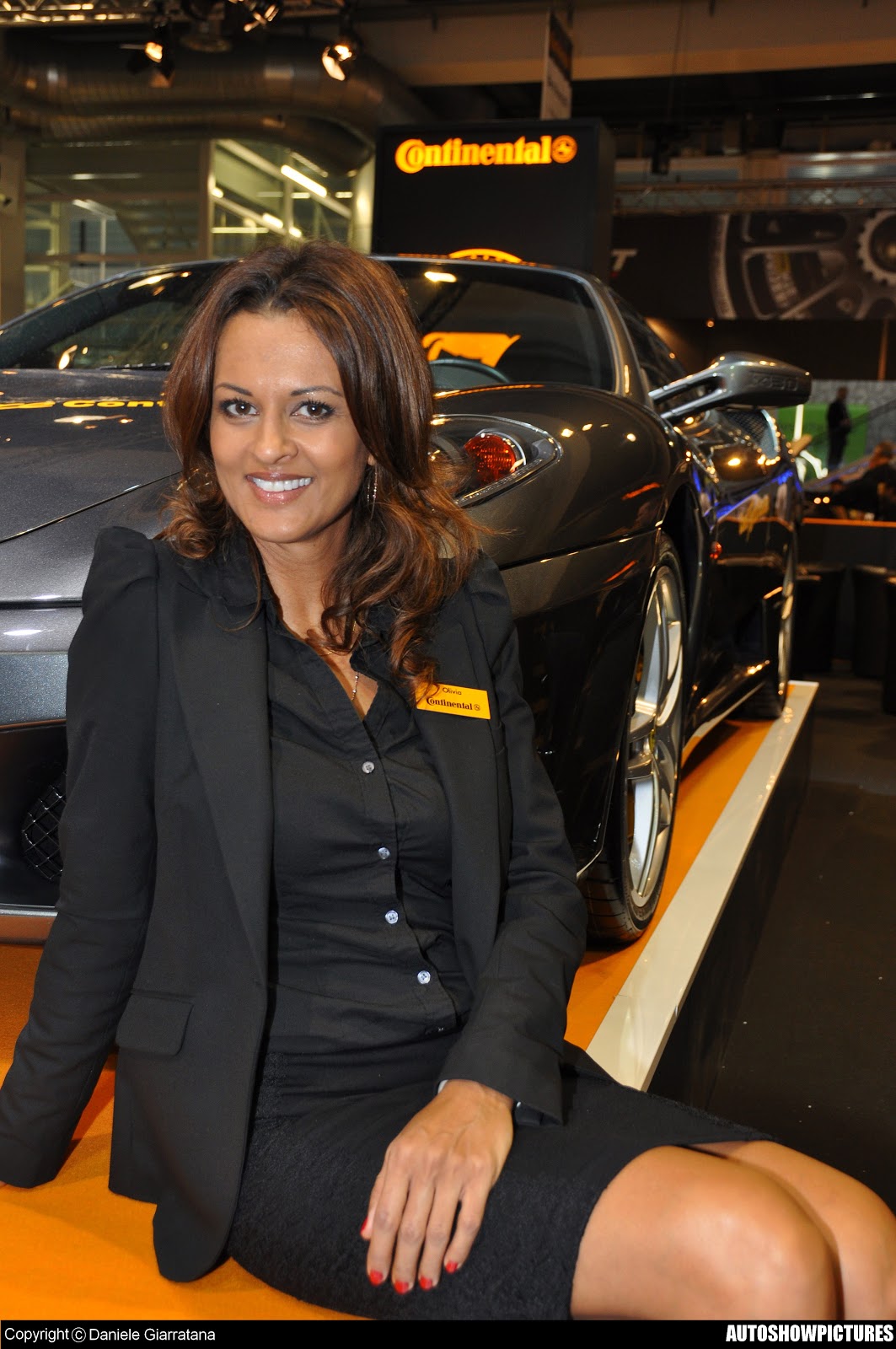 AUTOSHOWPICTURES CONTINENTAL REIFEN HOSTESS