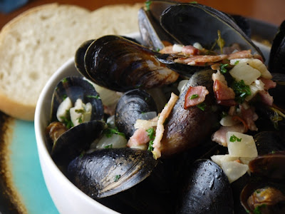 Mussels with fennel and bacon