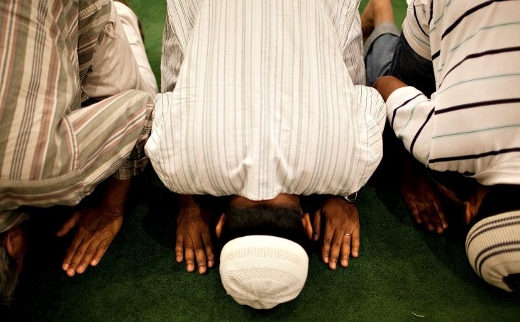 Inilah Surat yang Biasa Dibaca Rasulullah Ketika Shalat - Islam itu Indah