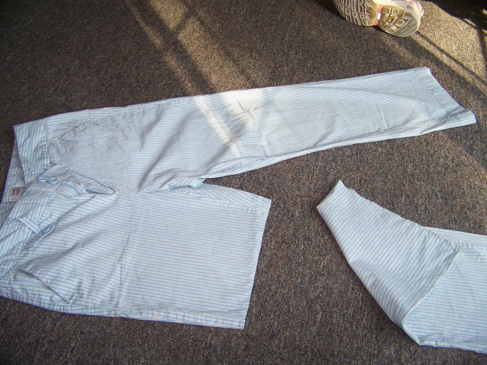 do you wear pants under bib shorts