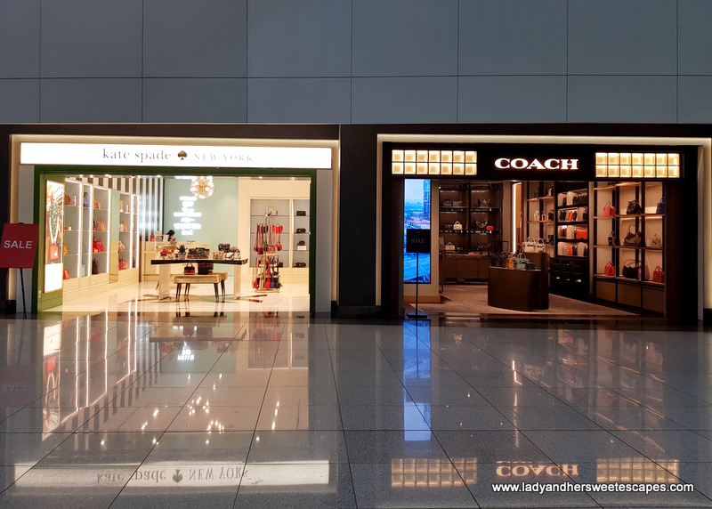 Things To Do in Manila NAIA Terminal 3 during a Long Layover Lady