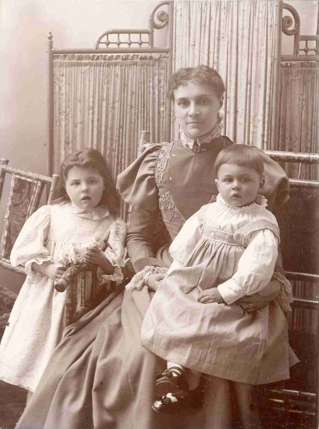 Victorian Motherhood Lovely Photos of Mothers with Their Children in