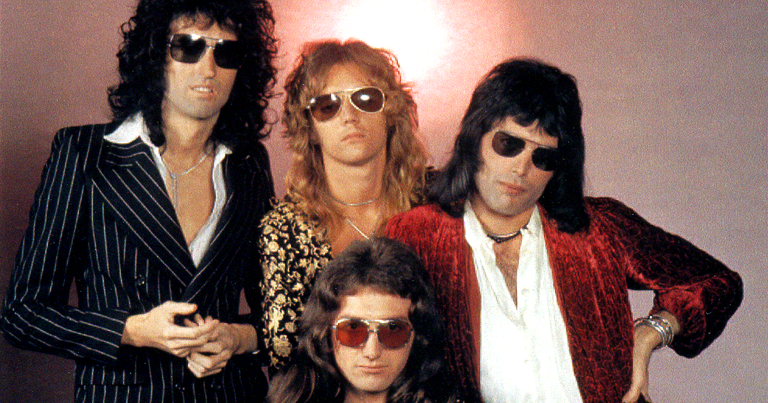 Queen see. See what a fool i’ve been. видеть сериал королева кейн. группа queen альбомы. Queen adam lambert 2022.