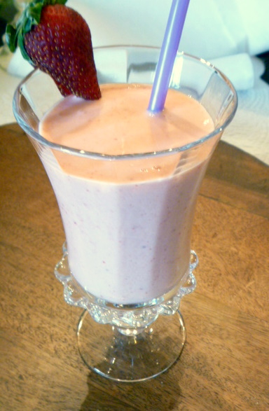 Strawberry Banana Smoothie - Traditional flavors that are outstanding together and kids love them!  Slice of Southern