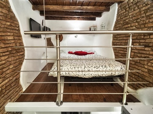 10-Bedroom-Mode-Smallest-House-in-Italy-75-sq-Feet-7-m2-Italian-Architect-Marco-Pierazzi-www-designstack-co