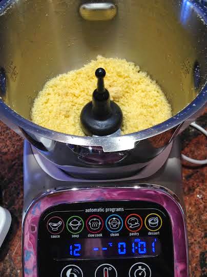 Grating Cheese in the Tefal Cuisine Companion