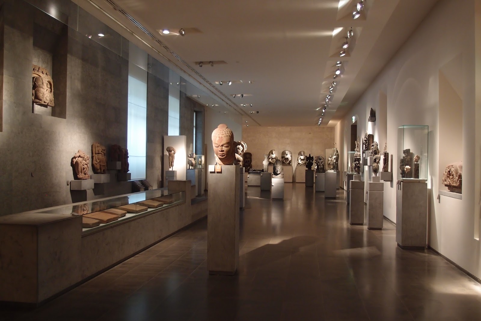 Le journal à Paris ギメ東洋美術館