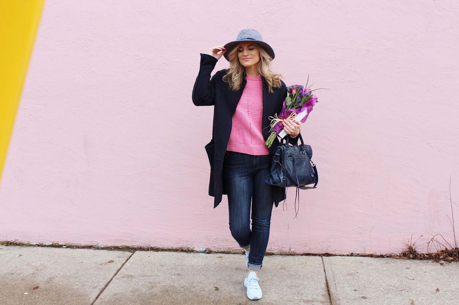 Bijuleni - Weekend Outfit look. Skinny jeans, pink wool sweater, duster navy coat, Balenciaga Town Bag and Native Shoes 
