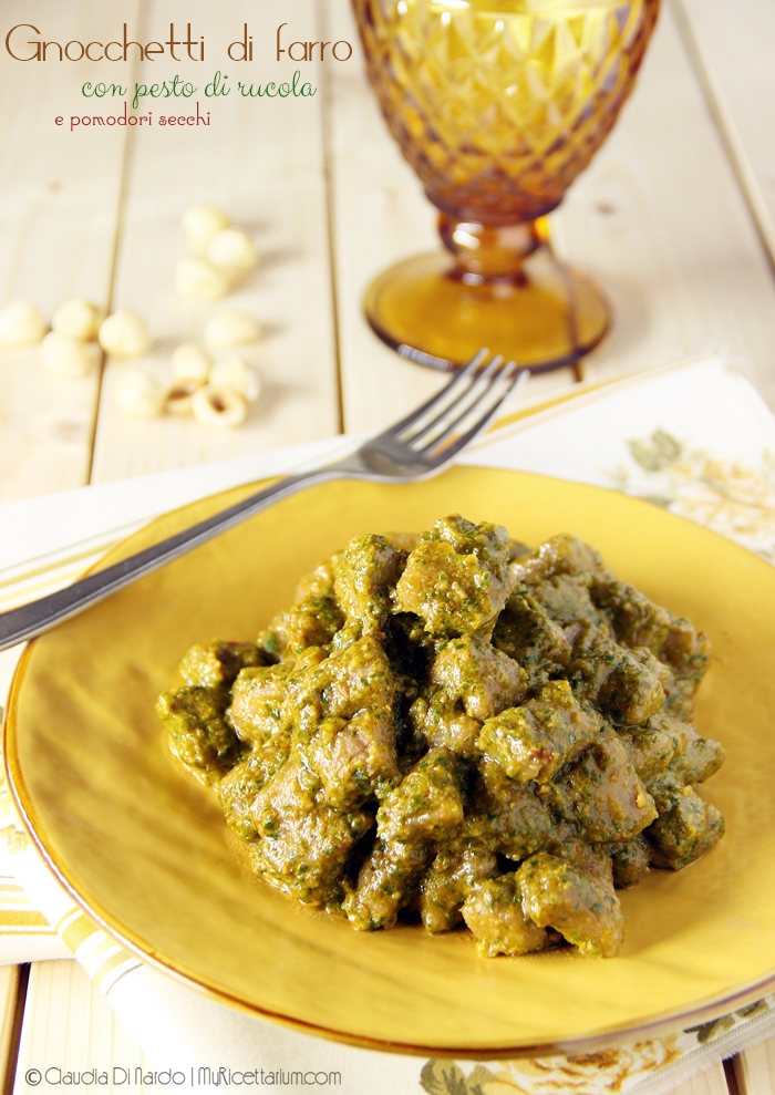 My Ricettarium Gnocchetti di farro con pesto di rucola e pomodori secchi