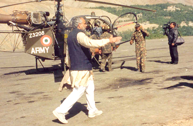 Narendra+Modi+with+Indian+Army